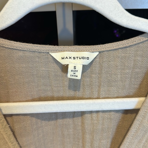 Max Studio tan elastic back waistband sleeveless 2 pocket midi dress size S - Picture 2 of 3